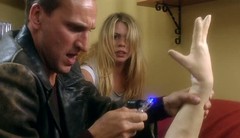 Doctor-Who-ep-01-christopher-eccleston-23002276-640-368 (1).jpg Doctor-Who-ep-01-christopher-eccleston-23002276-640-368 (1).jpg