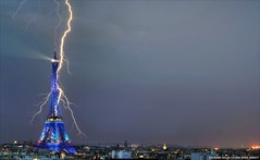 lightning strikes eiffel tower.jpg lightning strikes eiffel tower.jpg