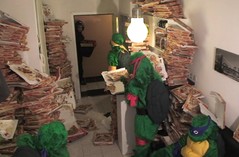 wtf_ninja_turtles_real_life_pizza_stacks_delivery.jpg