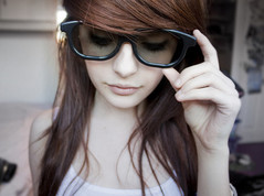 girl,glasses,nerd,pretty,fashion,pose-9f1d4843581a02df2ebdbe7a5b26e7ad