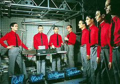 kraftwerk-robots.jpg kraftwerk-robots.jpg