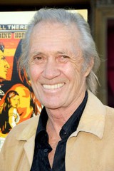 david-carradine-found-dead.jpg