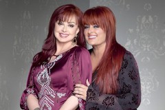 naomi-wynonna-judd-525x350.jpg