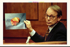 Lorana Bobbit court penis.jpg Lorana Bobbit court penis.jpg
