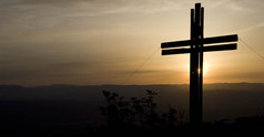 Haven-Church-Cross-at-Easter-Sunrise-Service.jpg