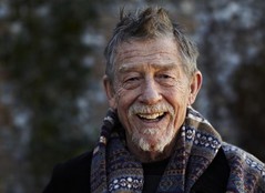120116-john-hurt-pres-release-16209[1].jpg