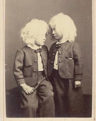 creepy-kids-twins.jpg