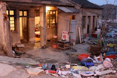 China slum1-150kb.jpg