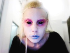 Yolandi Visser eye shadow + lips blue.jpg
