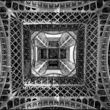 Upskirt of Eiffel Tower corrected.png