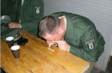 police-crimes-snorting-coke.jpg