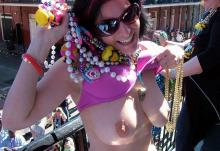 Mardi Gras oops_nipples-show_432_41.jpg