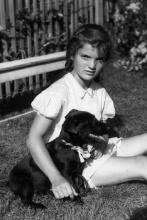 Jackie Kennedy young.jpg