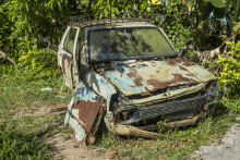 Rusted car-2.png