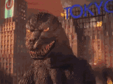 giphy.gif giphy.gif