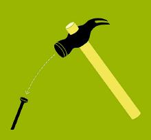 Hammer trifft den Nagel auf den Kop.jpg