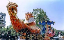 Disney-Parade-HercParade02.jpg